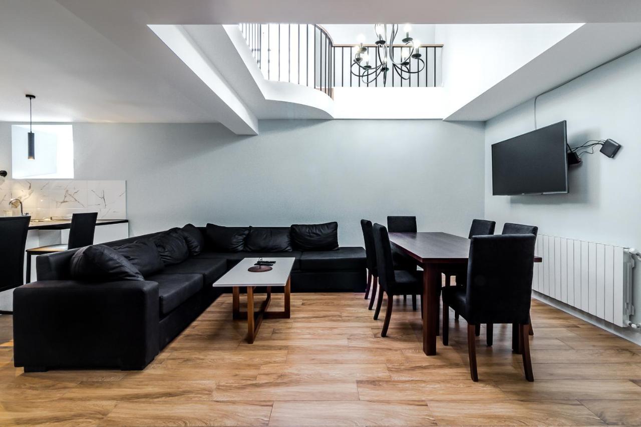 Modern Apartment In Old Τυφλίδα Εξωτερικό φωτογραφία